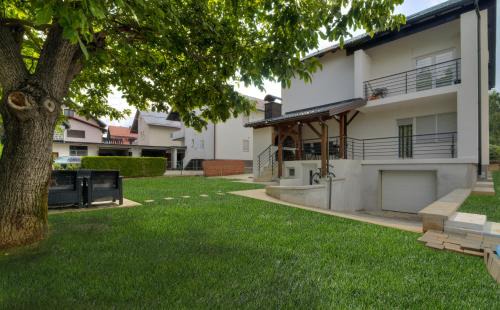 Otocac Apartment | House Smolčić