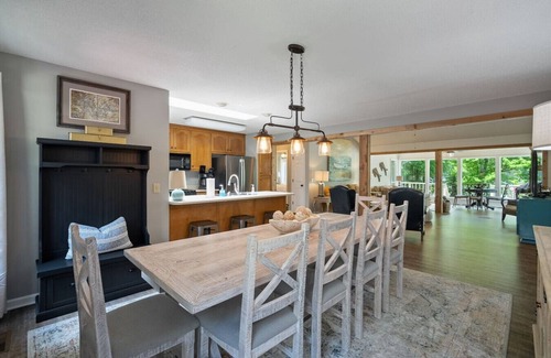 Crane Hill House | House w/fire pit 4BR/Trident Marina/2 KING BEDS