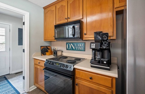 Crane Hill House | House w/fire pit 4BR/Trident Marina/2 KING BEDS