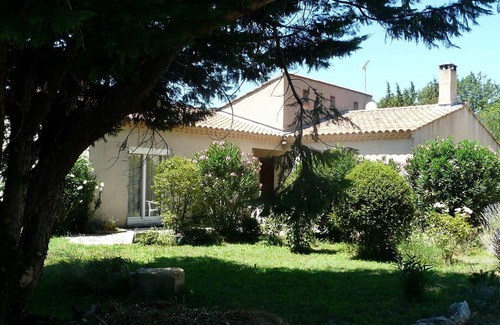 Mouries Ski Chalet | House with pool, Mouries Alpilles Provence 6 persons
