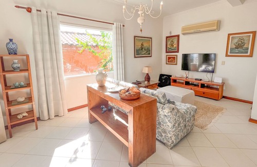 Portinho House | House with swimming pool for up to 8 people, beautiful views of the sea and the Atlantic forest.