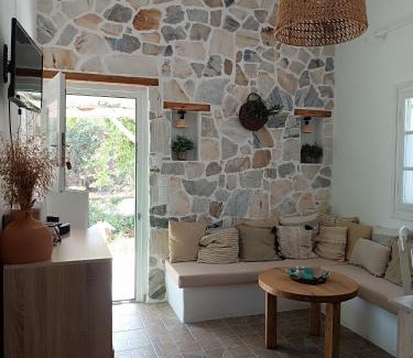 Chrisopigi House | Houses at Chrisopigi Sifnos