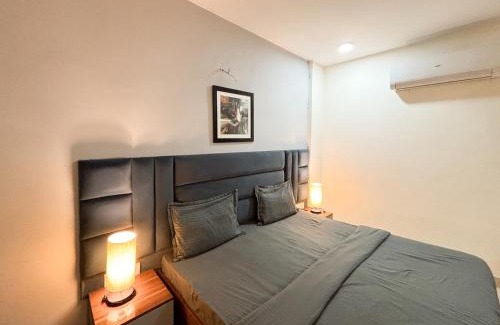 Gurugram Hotel | Housr Sector 28 Near to Phase 1 Metro Station