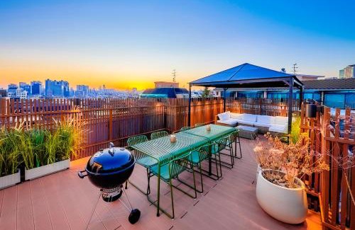 Yongsan-gu House | Ht Tailored Service Urban Retreat Gym And Garden