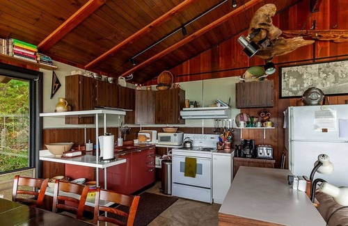 Montague Cottage | Huckleberry's Hideaway
