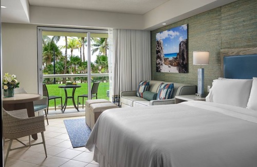 La Isla Resort | Huge beachfront resort in prime Cancun hotel zone location. Full amenities!