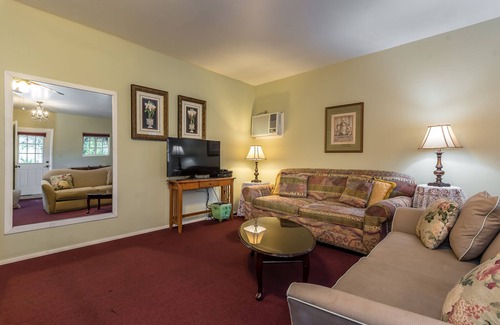 Nipomo Bed & Breakfast | Huge Gorgeous Victorian With Beautiful Gardens