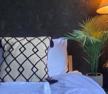 Ashford House | Hunters Lodge - Rustic farm stay