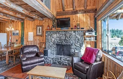 Ashland Cabin | Hyatt Lake Mountain Retreat
