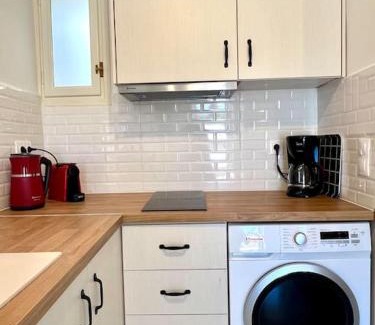 idhra Apartment | Hydra Serene Escape