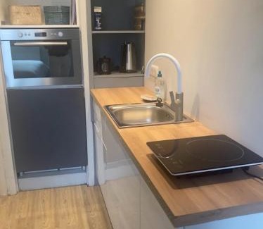 Bagneres-de-Bigorre Apartment | Hysope : Studio aux couleurs toutes douces !