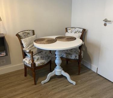 Bagneres-de-Bigorre Apartment | Hysope : Studio aux couleurs toutes douces !