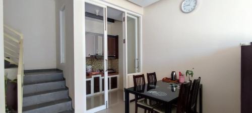 Oro Oro Ombo Villa | IB Villas Mountain View