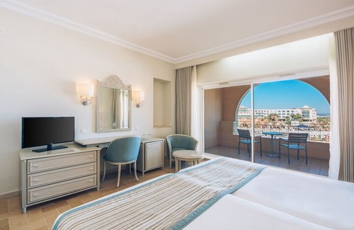 Yasmine Hotel | Iberostar Waves Averroes