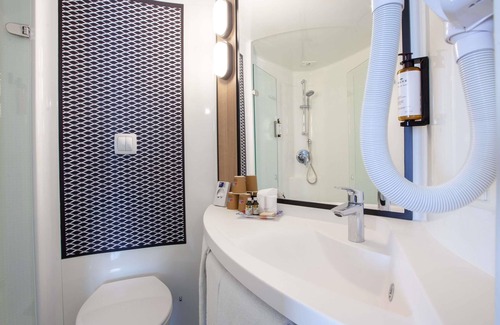 La Glacerie Hotel | ibis Cherbourg La Glacerie
