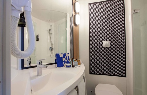 La Glacerie Hotel | ibis Cherbourg La Glacerie