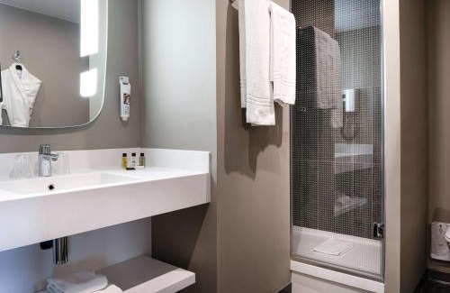 Quartier de la Boule - Champs-Pierreux Hotel | ibis Nanterre La Défense