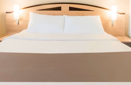 Bramley Hotel | ibis Rotherham East – (M18 - M1)
