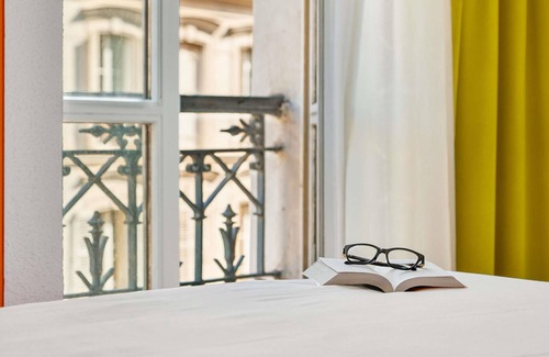 Porte-Saint-Martin Hotel | ibis Styles Paris République