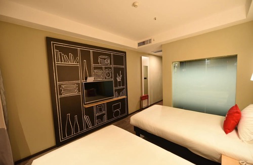 Lintong District Hotel | ibis Xian Lintong Huaqing Hot Spring Hotel