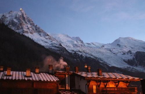 Chamonix-Mont-Blanc Ski Chalet | Ideal For all type of families "Chalet Japonyard"