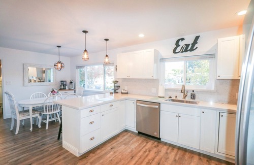 Atascadero House | Ideal for Large Gatherings! Enjoy all that the Central Coasts offers