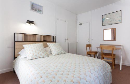 Quartier de la Folie-Mericourt Hotel | Ideal Hotel