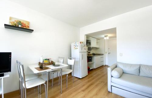 Balvanera Apartment | Ideal para unas semanas en el Centro, con Balcon, Pileta y Laundry, cerca del Subte