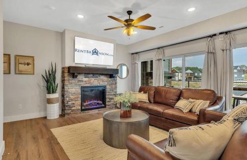 Table Rock House | Idle Time at Table Rock Lake