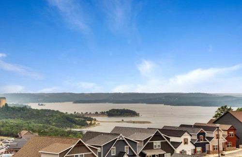 Table Rock House | Idle Time at Table Rock Lake