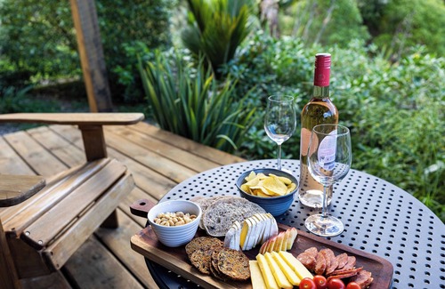 Mangawhai Cottage | Idyllic country escape in nature
