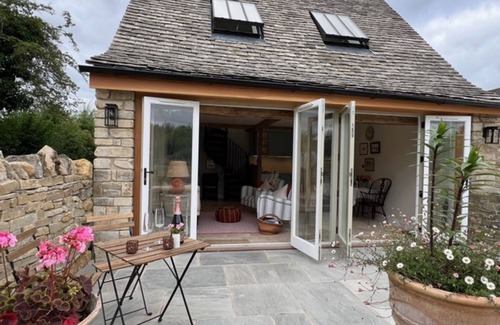 Witney House | Idyllic secluded hideaway with countryside views