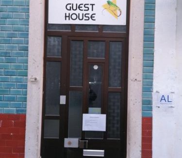 Lagos City Center House | Iguana Guesthouse