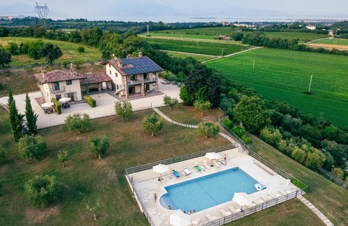 Lonato del Garda Apartment | Il Casale Lonato - by Host4U