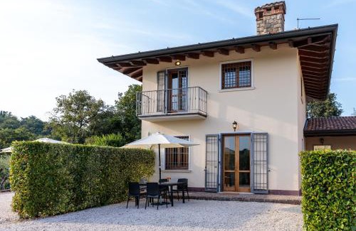 Lonato del Garda Apartment | Il Casale Lonato - by Host4U