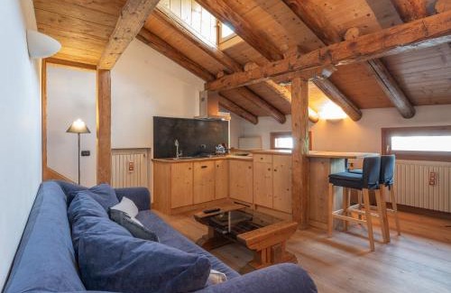 Cortina d'Ampezzo Apartment | Il Covo, grazioso bilocale mansardato a Cortina