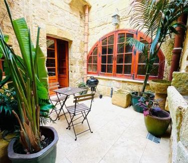 Gharb Villa | Il Mithna farmhouse with indoor heated jacuzzi pool