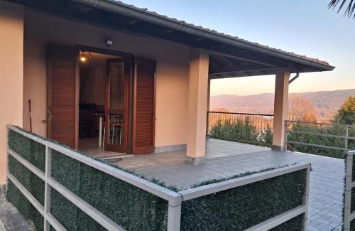 Mercallo House | Il NOCCIOLINO , 2 appartamenti