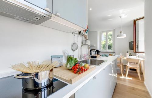 Calde Apartment | Il Porticciolo Lake Front - Happy Rentals