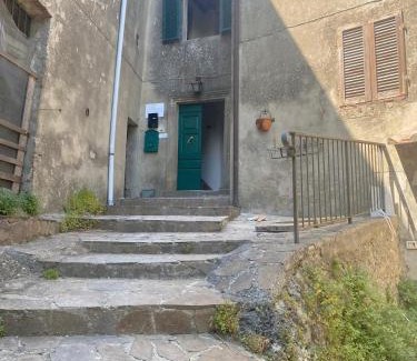 Prata Apartment | Il tuo nido nel borgo-by Goccia di Lago