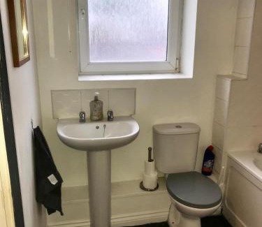 Smethwick Apartment | Immaculate 2-Bed Apartment in Smethwick