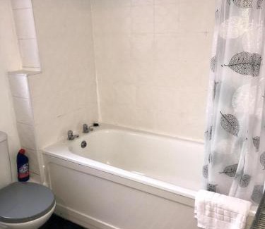 Smethwick Apartment | Immaculate 2-Bed Apartment in Smethwick