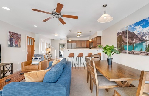 Big Sky Meadow Village Condo | Immaculate Condo Near Meadow Village | New Carpet, Mountain Views & Dog-Friendly