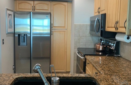 Casa del Mar Condo | Immaculate Condo. Pool, Jacuzzi. Balcony with waterfront and nightly sunset.