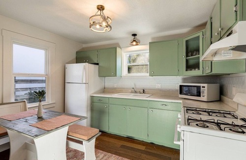 Grass Valley Apartment | Immerse Yourself in Comfort: Newly Remodeled & Pet-Friendly Suite with Hot Tub