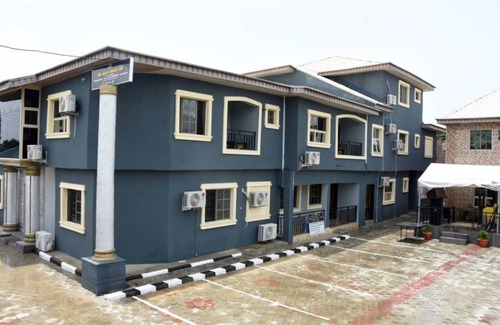 Epetu Apartment | Impeccable 1-bed Executive Luxury Hotel Apartment