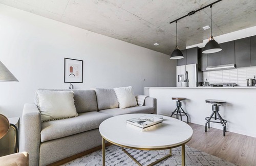 West Loop Apartment | Impeccable W Loop 1BR w/Gym, Pool, Rooftop, Spa & W/D, by Blueground