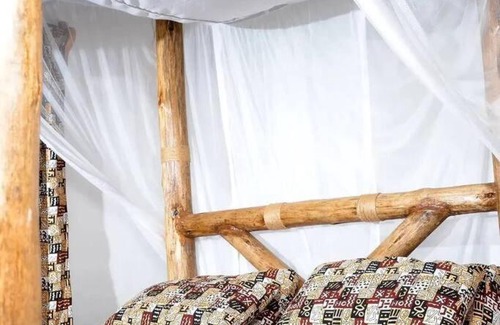 Arusha House | In-Africa, Luxury Cottage, B&B