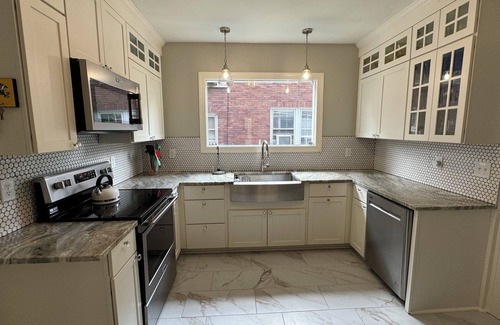 Harters Heights House | In Harter Heights, it’s a quick walk to Notre Dame, with WiFi, AC, nice kitchen!