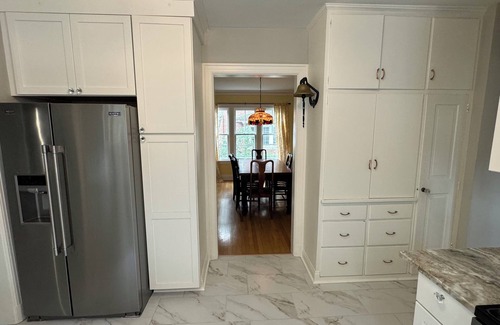 Harters Heights House | In Harter Heights, it’s a quick walk to Notre Dame, with WiFi, AC, nice kitchen!